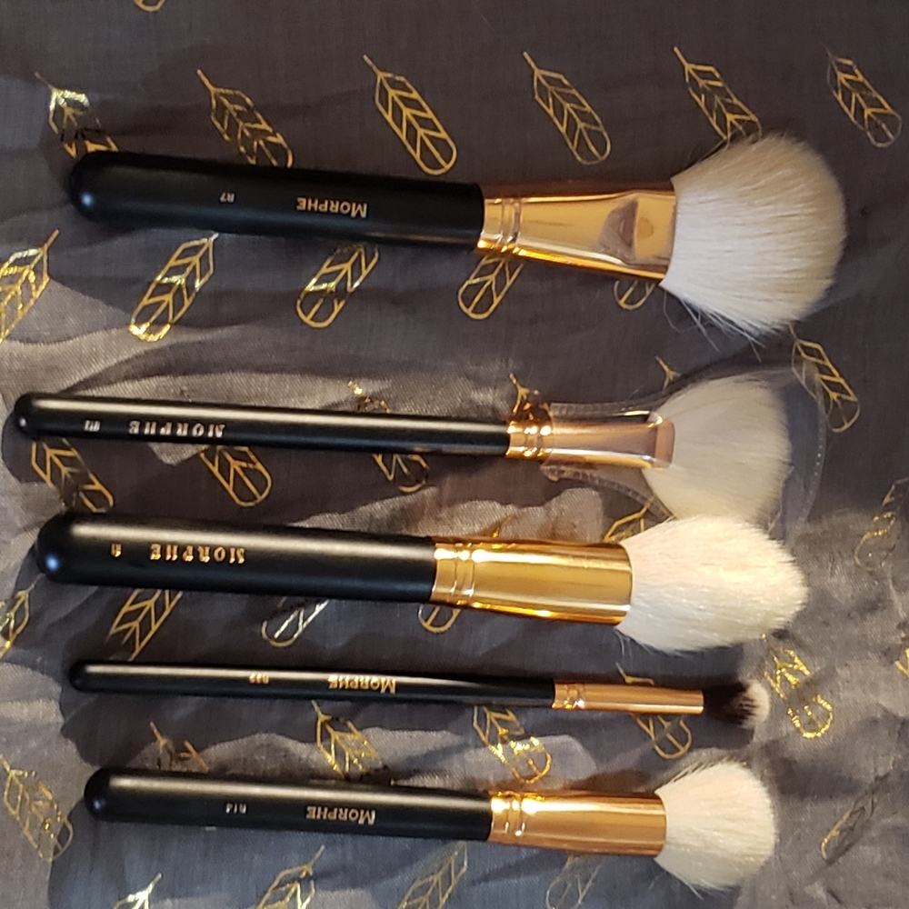 Makeup brushes